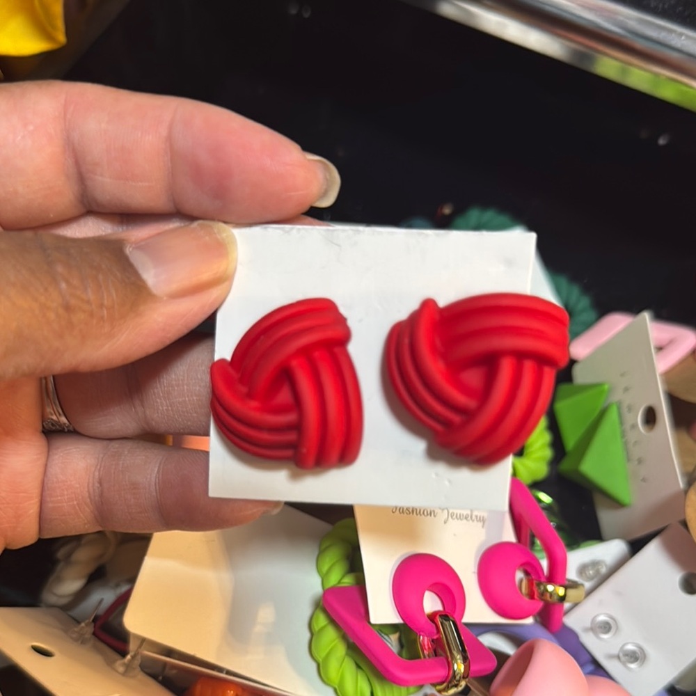 Red Knot Earrings - Picture 1 of 1